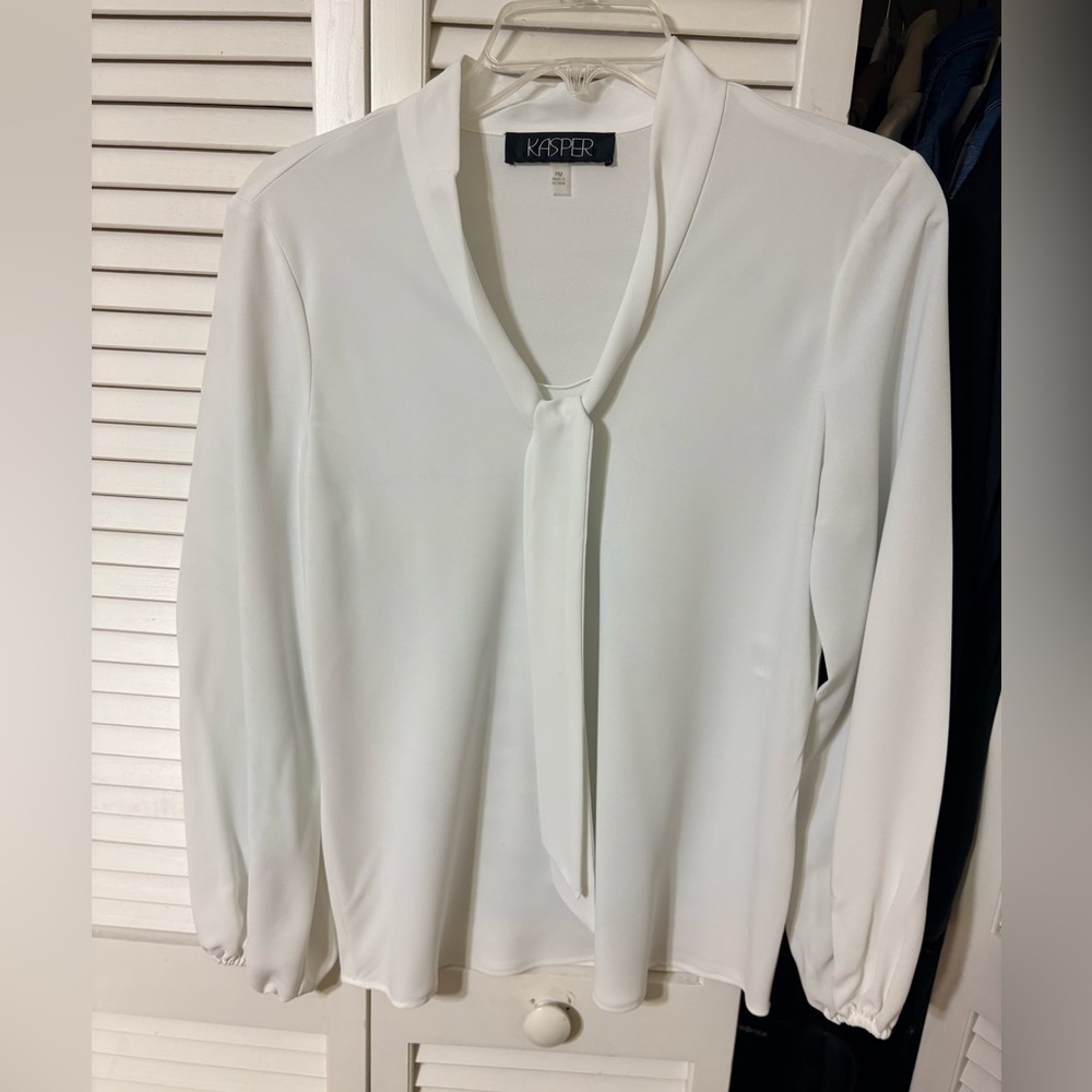 Kasper Women's Cream Blouse with Tie Neck